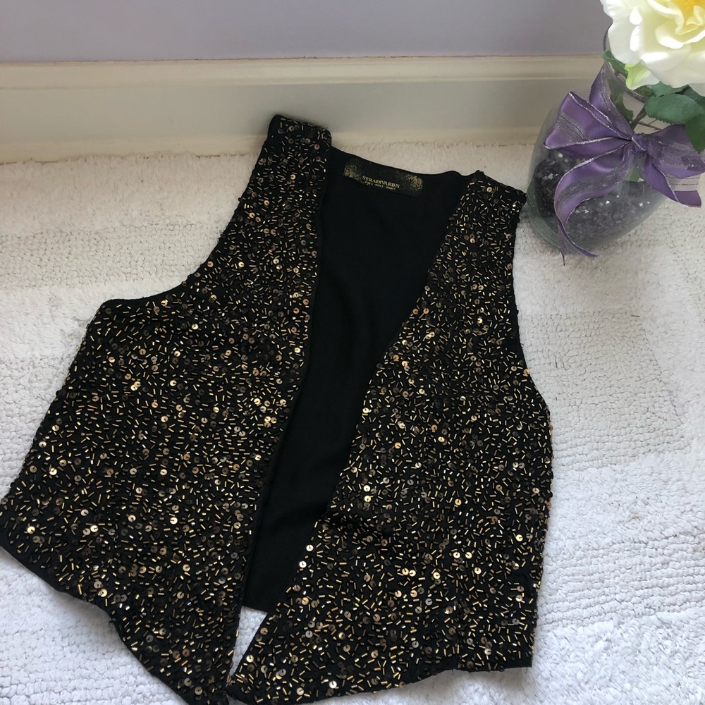 ✨ Gorgeous French black & gold vest ✨